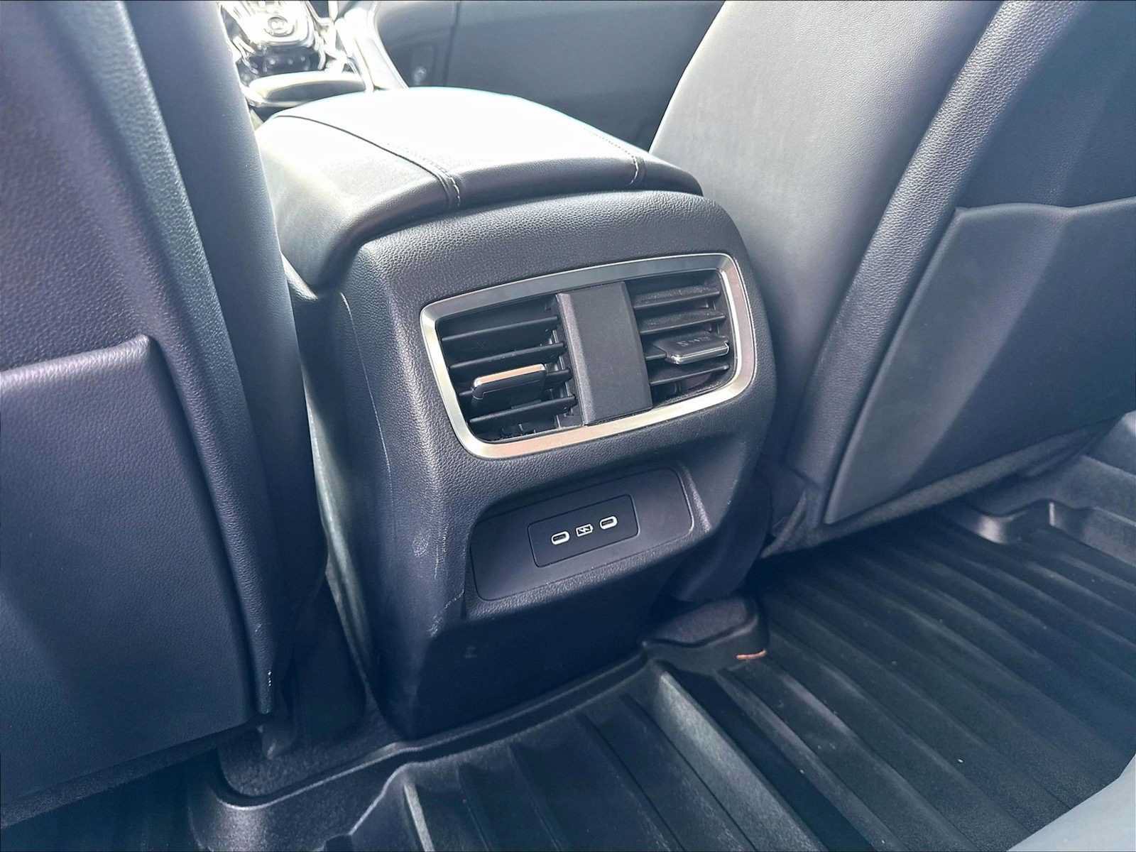 Used 2024 Acura RDX SH-AWD w/ Technology Package image 36
