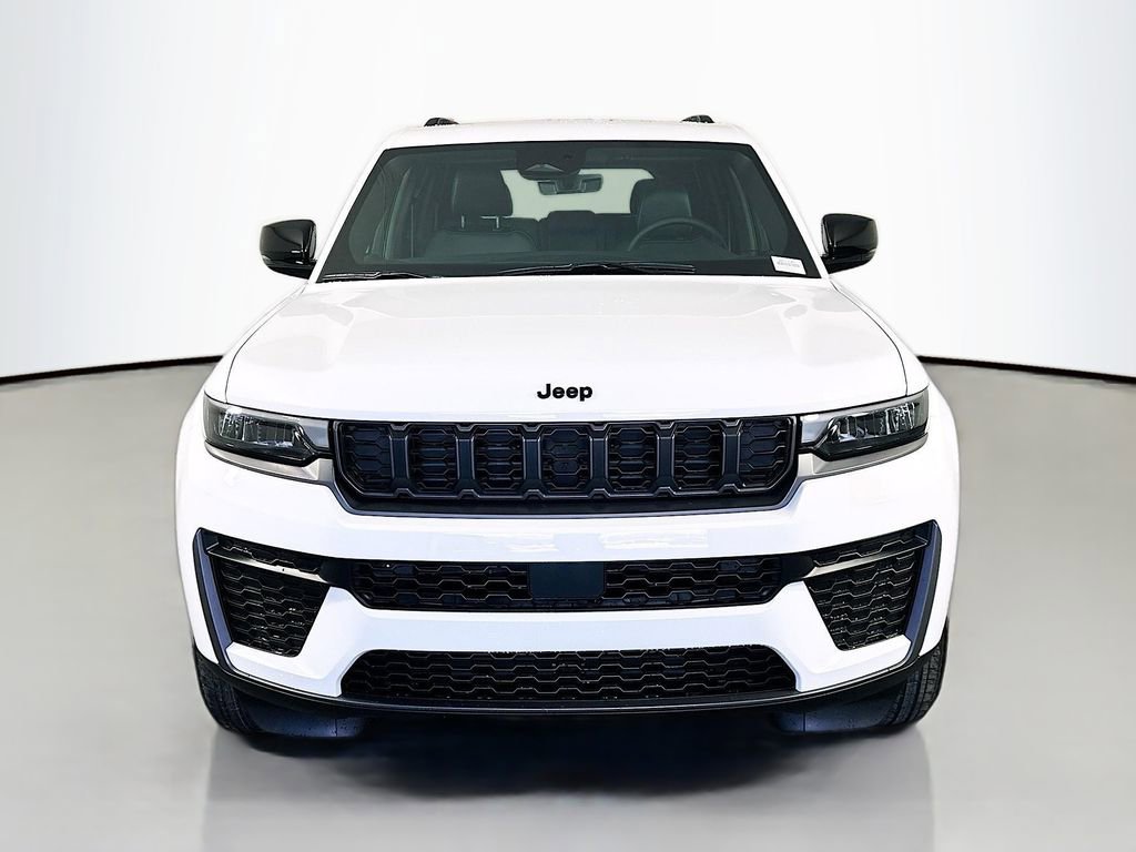 New 2026 Jeep Grand Cherokee Altitude AWD/4WD image 2