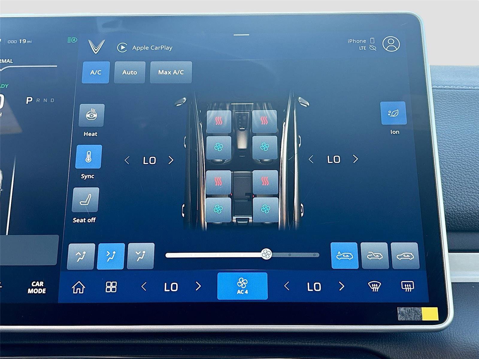 New 2025 VinFast VF 8 Plus image 16