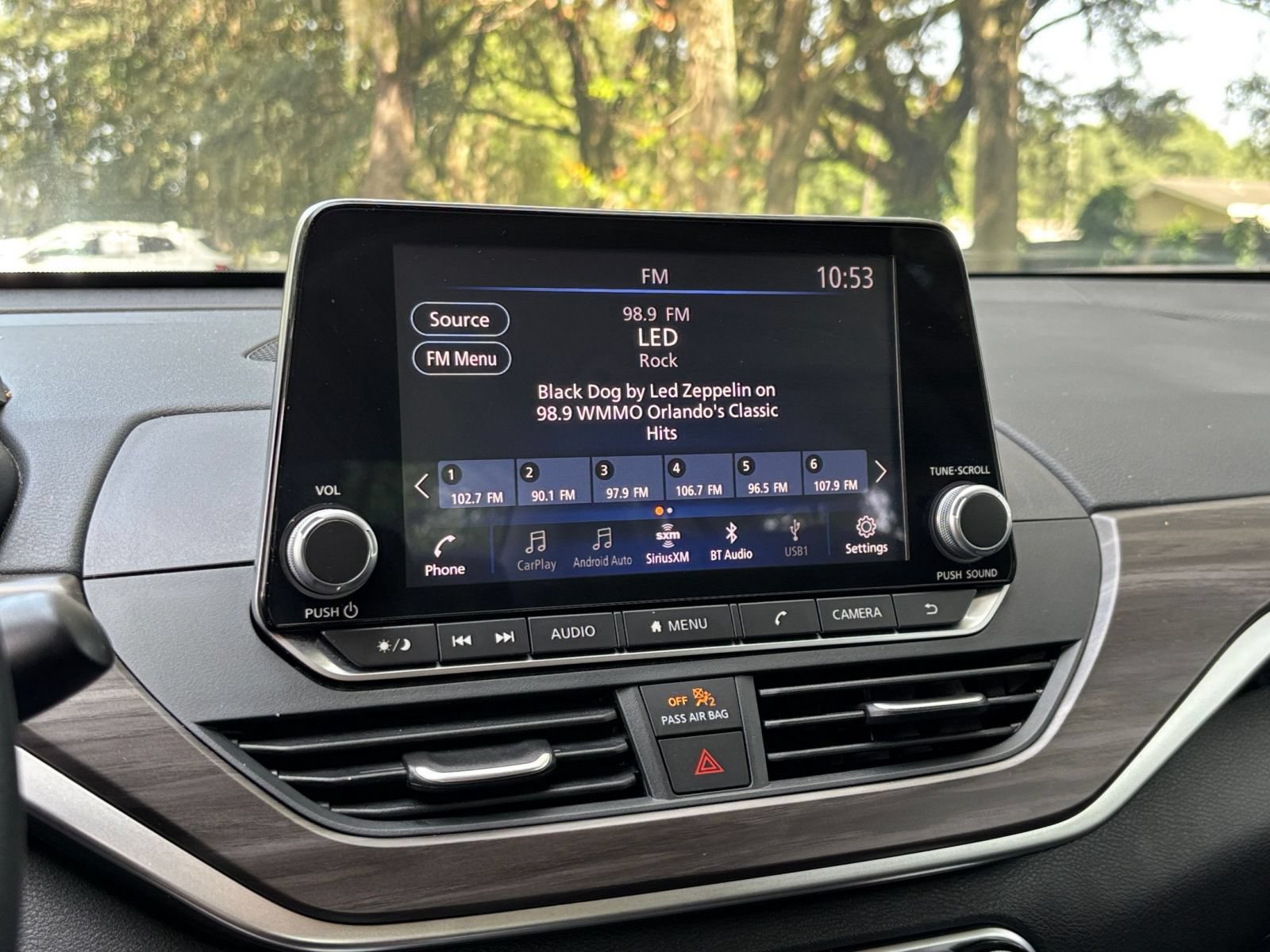 Used 2025 Nissan Altima 2.5 SV FWD image 19