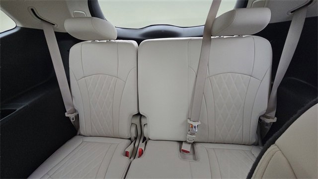 Used 2023 Buick Enclave Avenir w/ Avenir Technology Package image 15