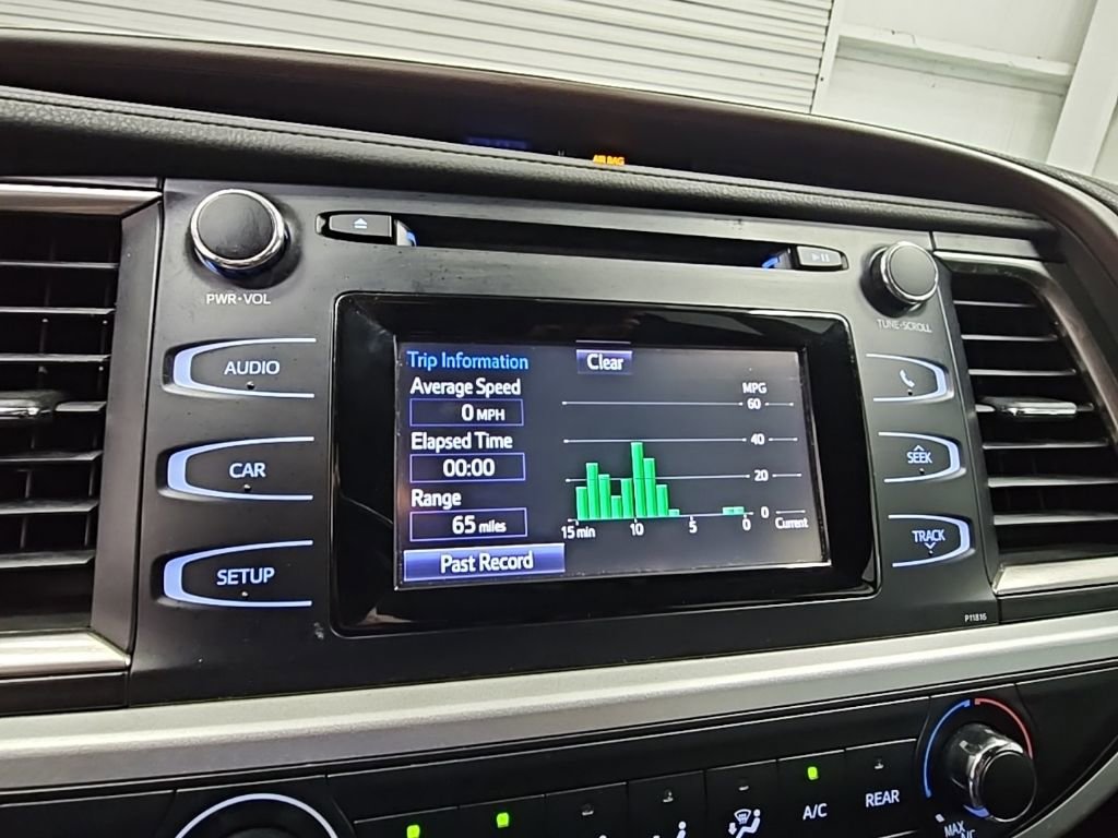 Used 2019 Toyota Highlander LE FWD image 16