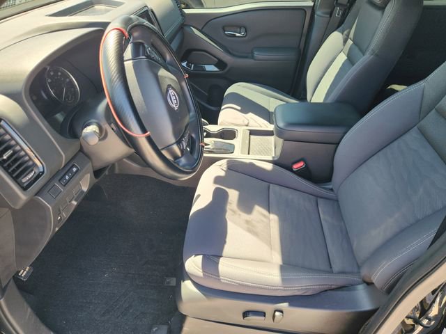 Used 2023 Nissan Frontier SV w/ Midnight Edition Package image 8