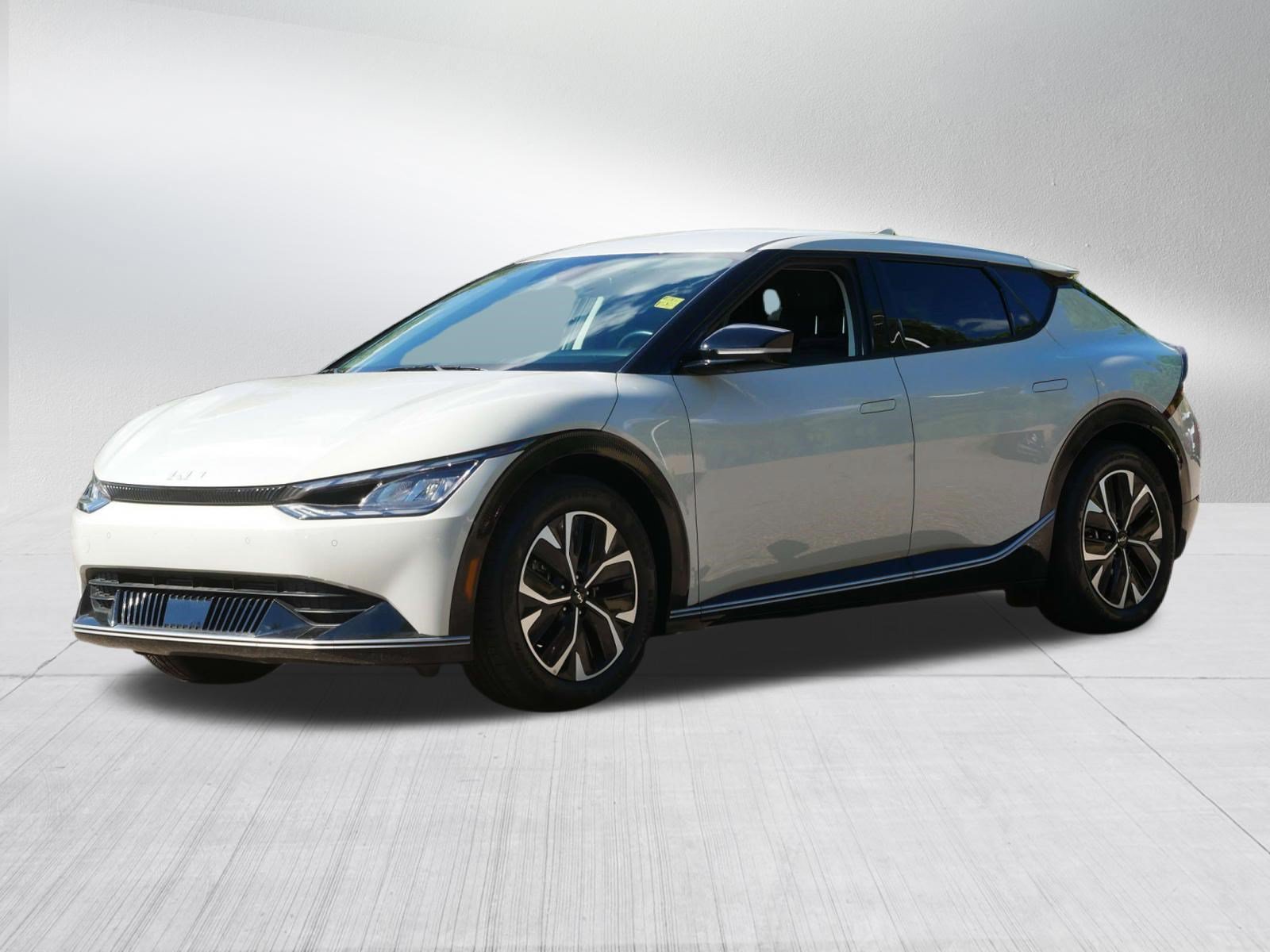 Certified 2022 Kia EV6 Wind AWD/4WD image 3