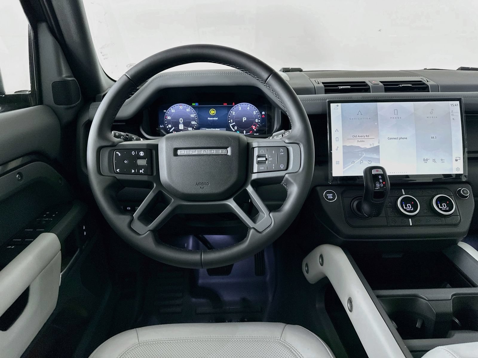 New 2026 Land Rover Defender 130 X-Dynamic SE AWD/4WD image 15