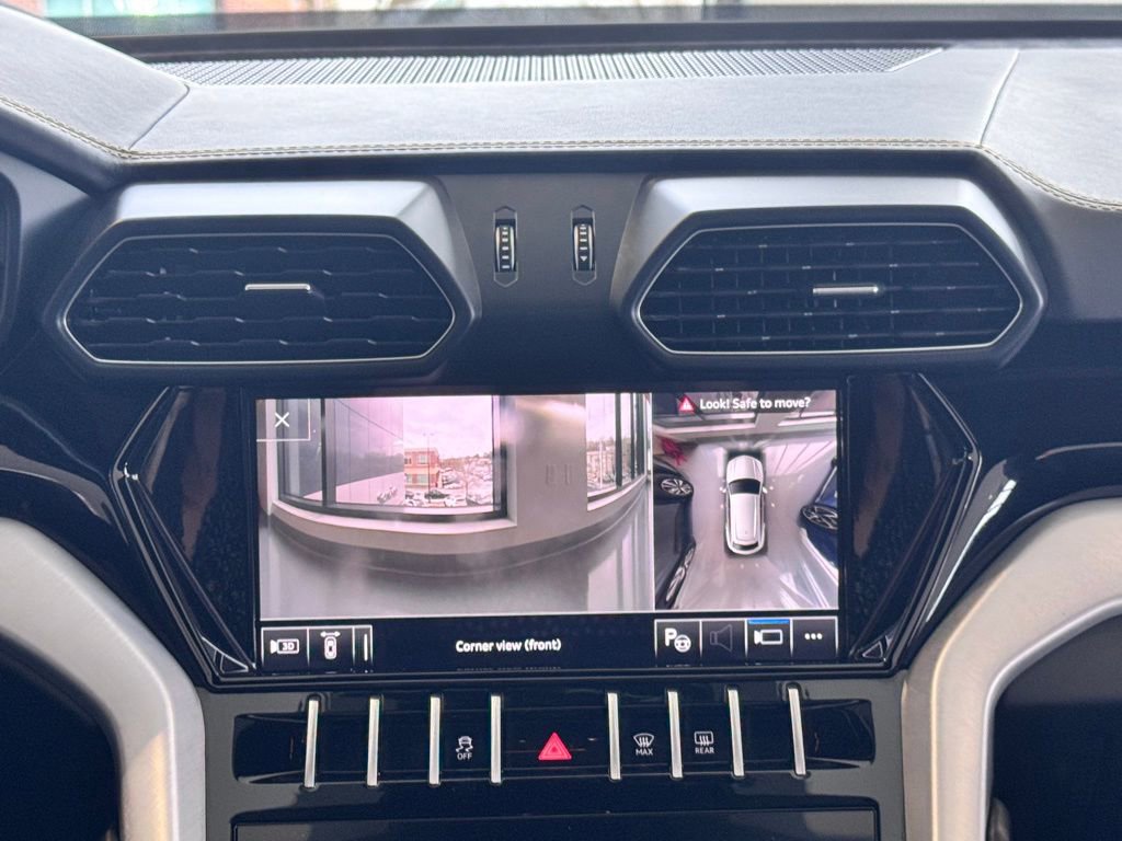Used 2021 Lamborghini Urus image 48