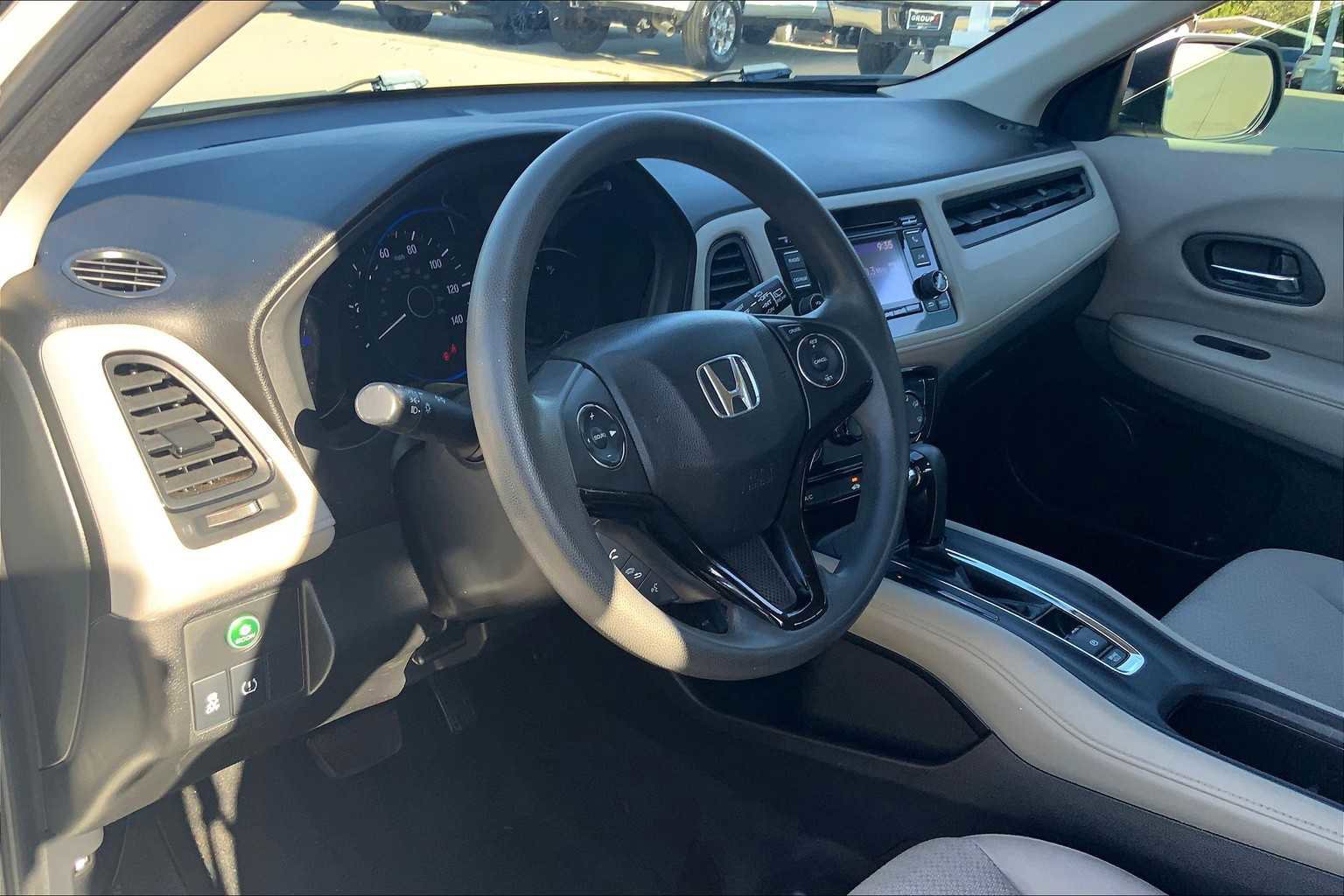 Used 2018 Honda HR-V LX image 16
