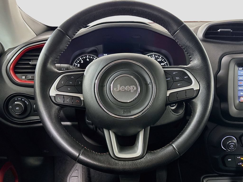 Used 2018 Jeep Renegade Trailhawk AWD/4WD image 12