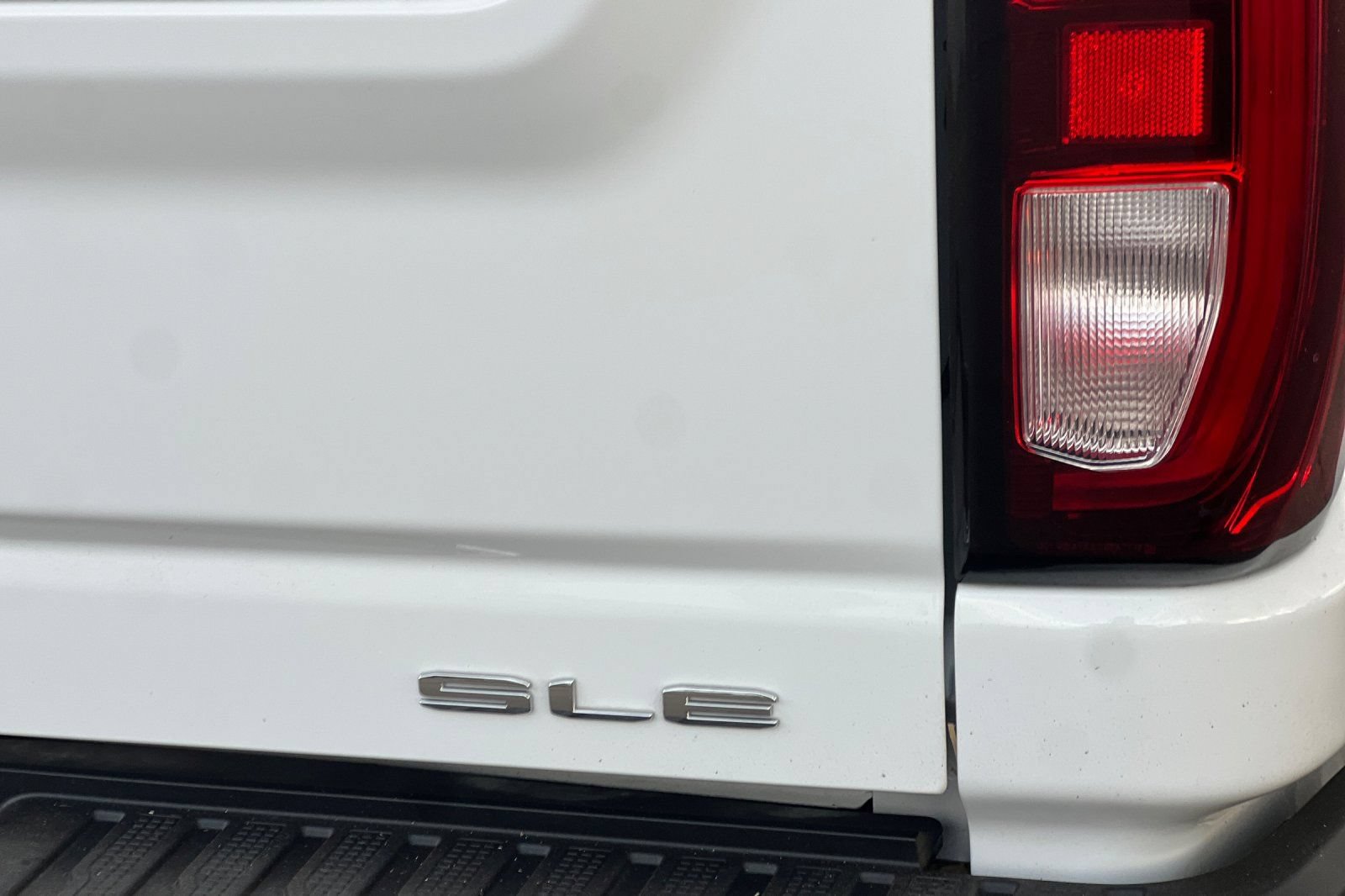 Used 2025 GMC Sierra 2500 SLE w/ SLE Value Package; AWD/4WD image 23