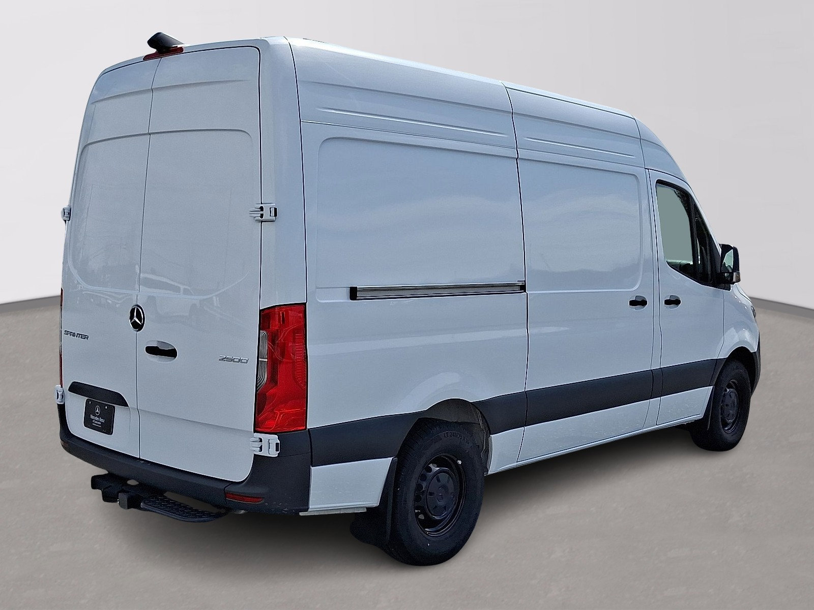 Used 2024 Mercedes-Benz Sprinter 2500 image 4