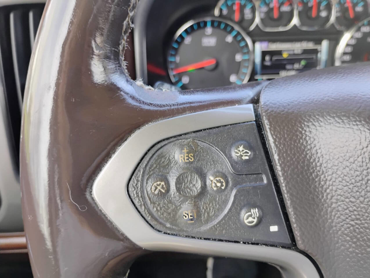 Used 2015 Chevrolet Silverado 1500 High Country w/ High Country Premium Package AWD/4WD image 20