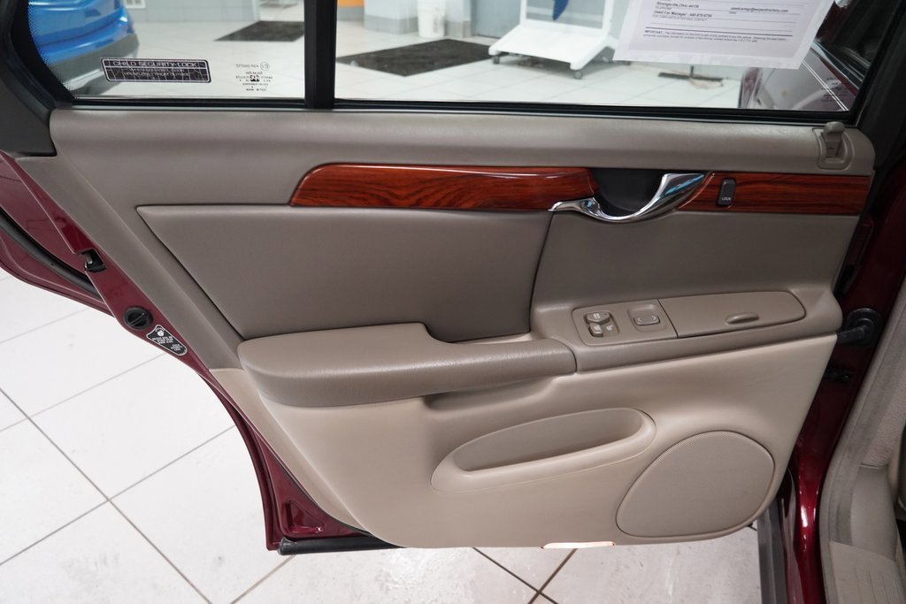 Used 2000 Cadillac De Ville w/ Comfort/Convenience Pkg image 27