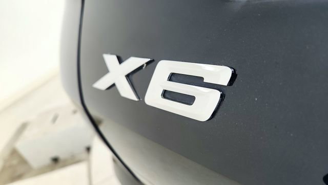 Used 2022 BMW X6 xDrive40i w/ Executive Package image 17