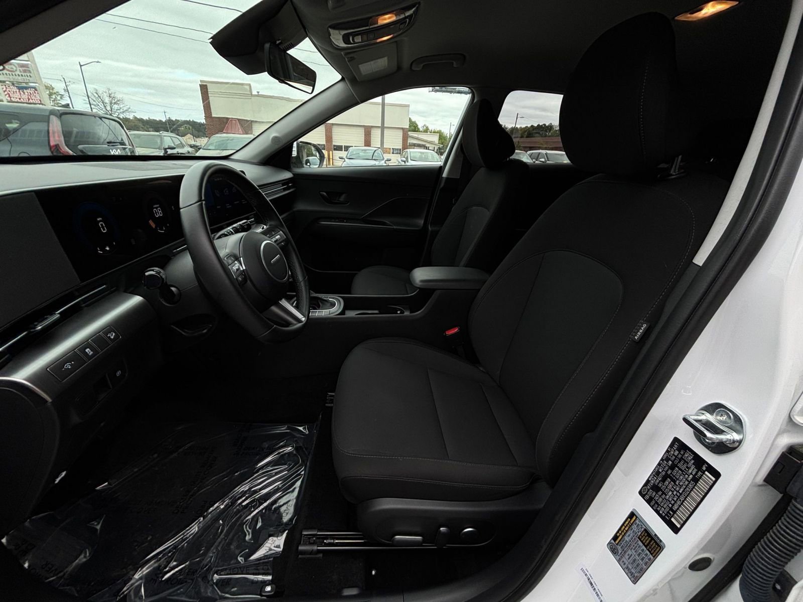 Used 2025 Hyundai Kona SEL image 29