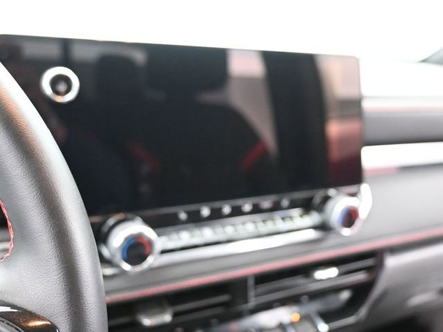 Used 2024 Chevrolet Colorado Z71 w/ Z71 Convenience Package 2 image 17