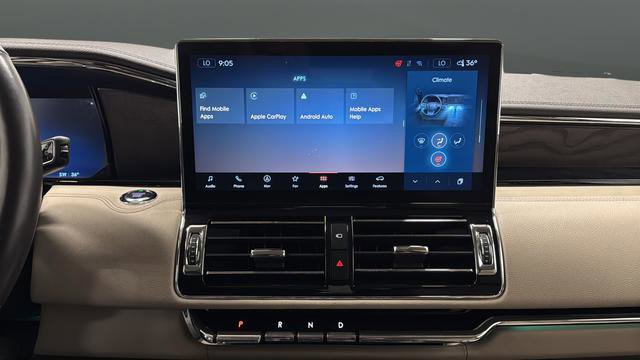 Used 2024 Lincoln Navigator Premiere AWD/4WD image 12