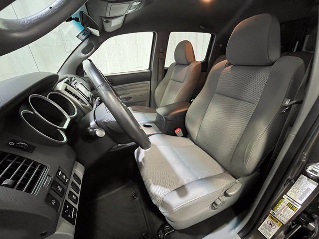 Used 2015 Toyota Tacoma PreRunner w/ TRD Off-Road Package RWD image 11