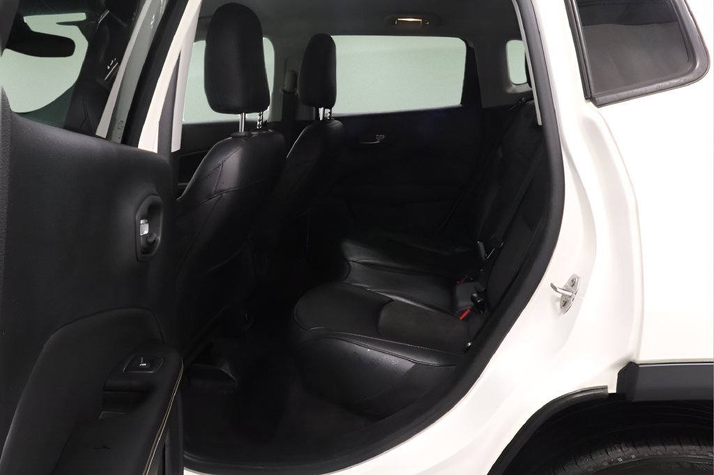 Certified 2020 Jeep Compass Latitude w/ Cold Weather Group AWD/4WD image 11