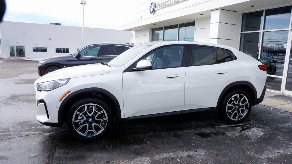 New 2026 BMW X2 xDrive28i w/ Convenience Package image 2