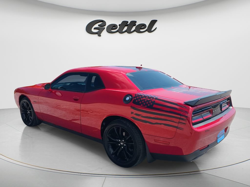 Used 2018 Dodge Challenger R/T w/ Blacktop Package RWD image 7