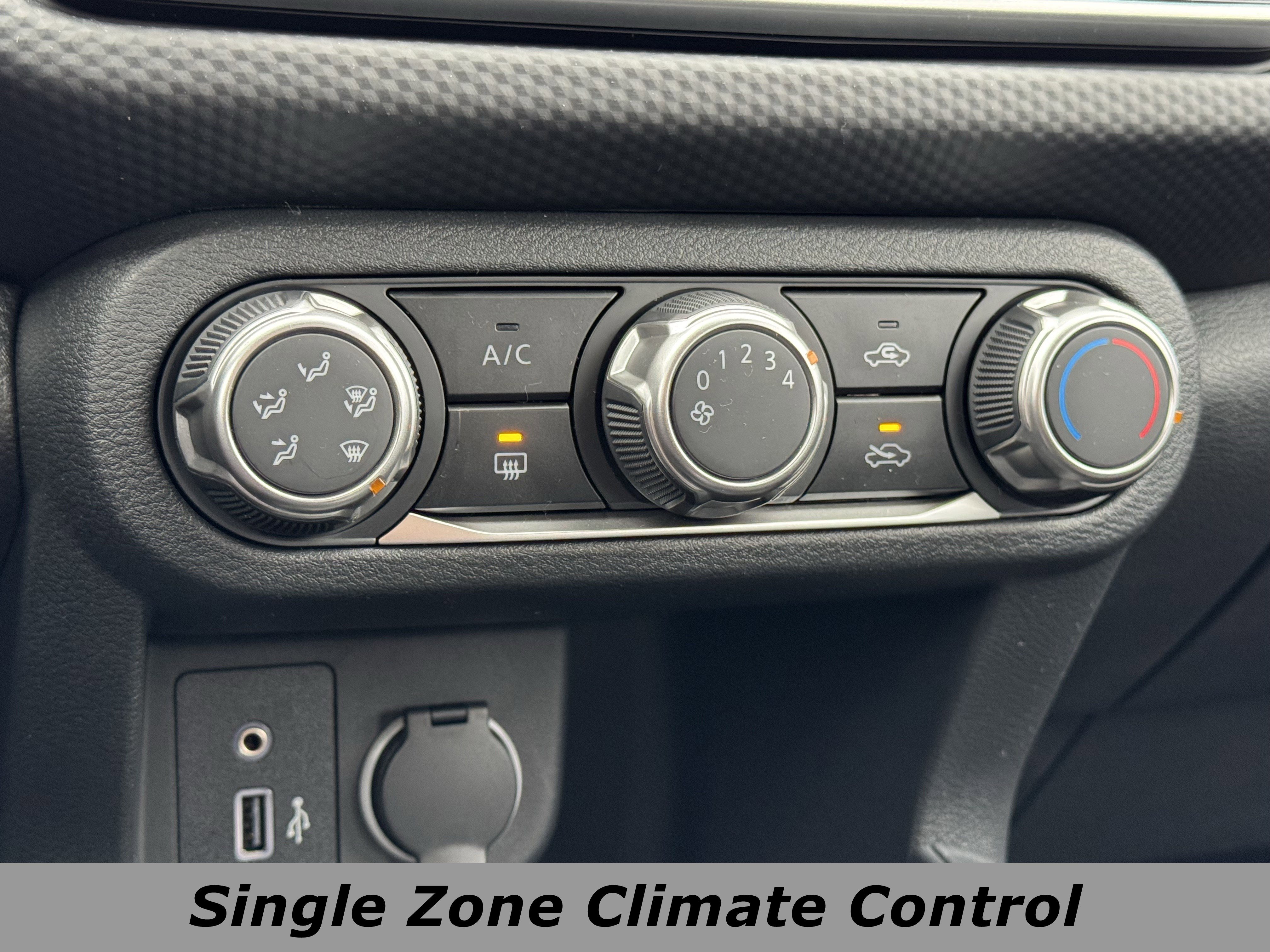 Used 2025 Nissan Kicks Play S image 10