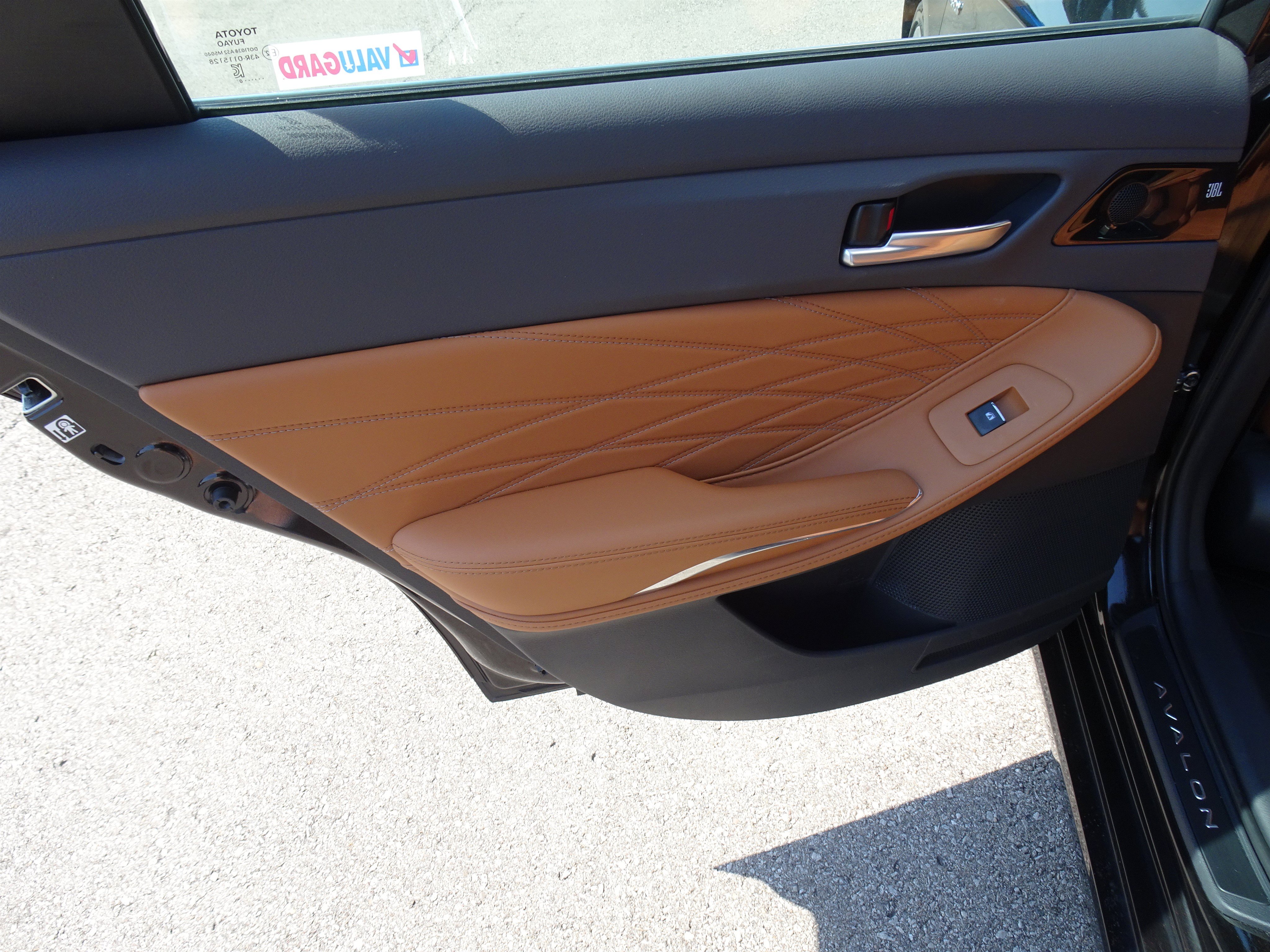 Used 2020 Toyota Avalon Limited w/ Advanced Safety Package FWD image 16