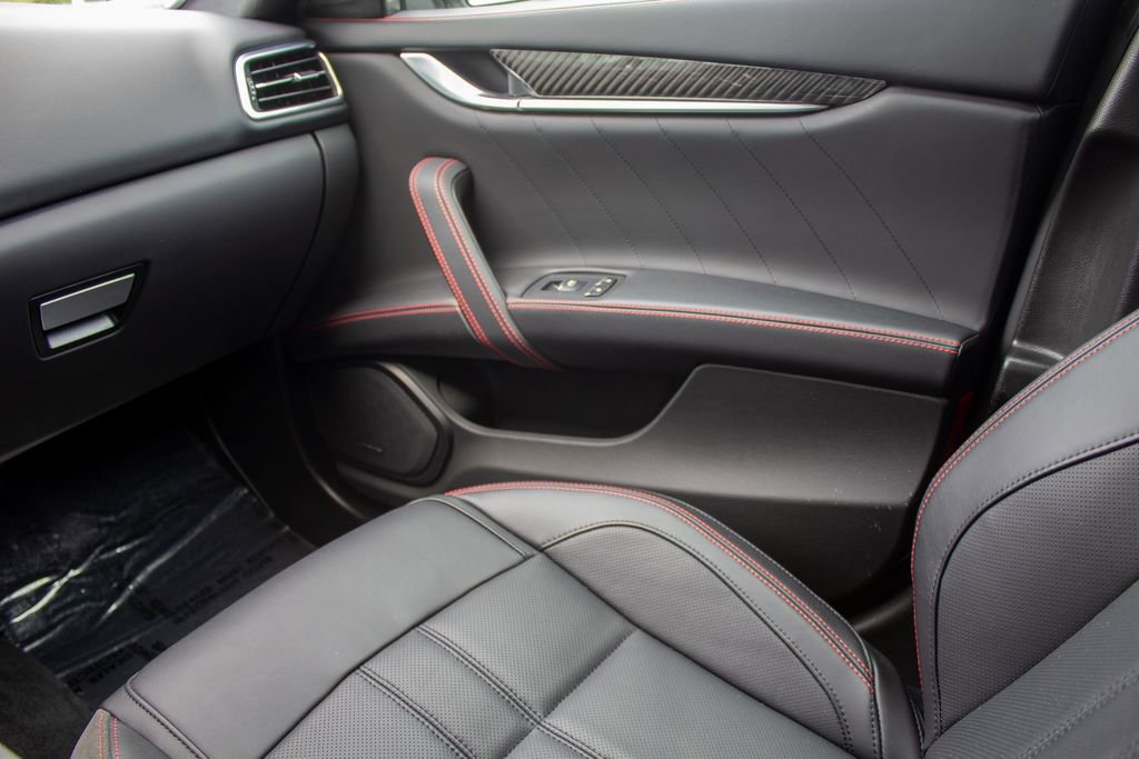 Used 2024 Maserati Ghibli Modena Q4 AWD/4WD image 20