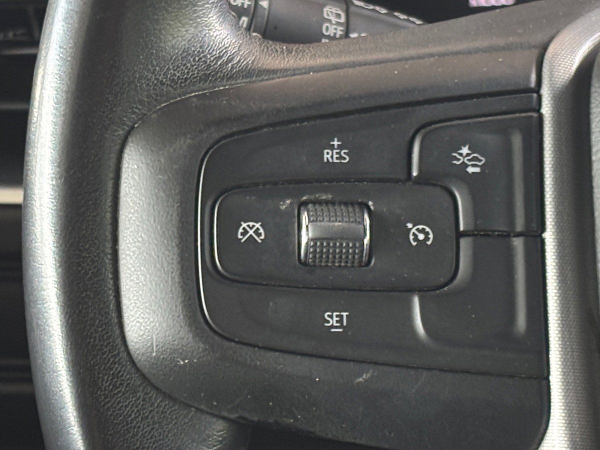 Used 2021 GMC Yukon XL SLE image 11