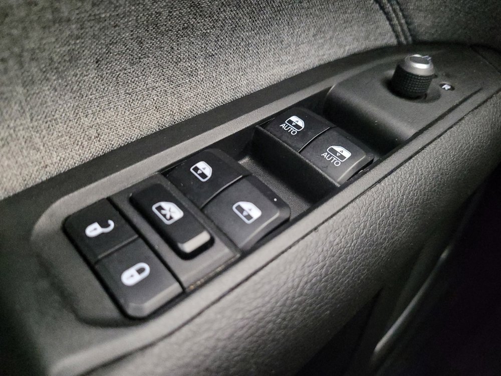 Used 2024 Jeep Compass Latitude image 27