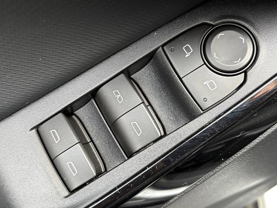 New 2026 Chevrolet Equinox LT image 14