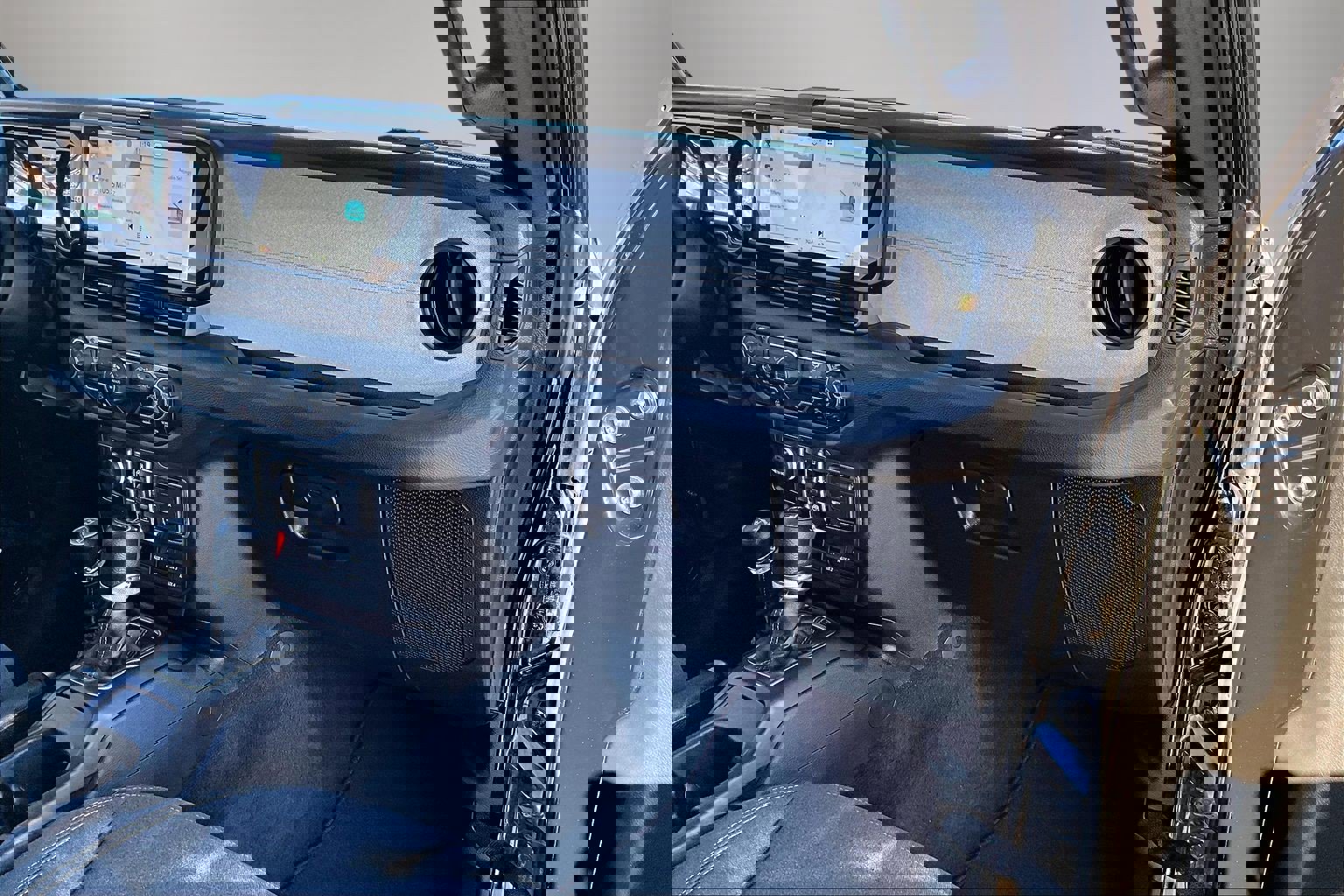 Used 2025 Jeep Gladiator Sport image 27