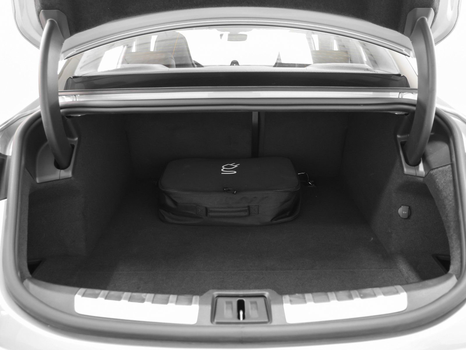 Certified 2023 Porsche Taycan image 16