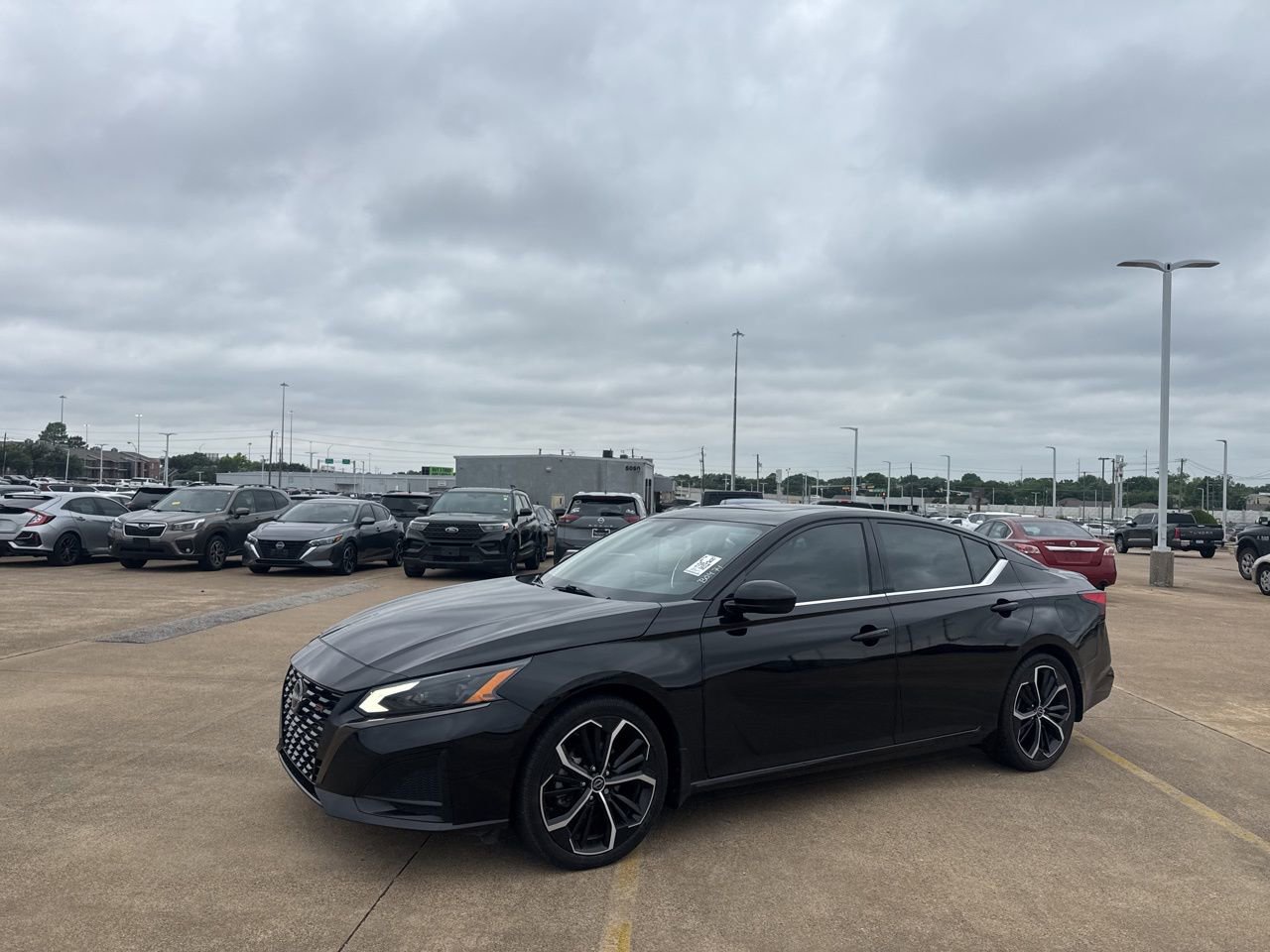 Certified 2023 Nissan Altima 2.5 SR w/ SR Premium Package FWD image 8