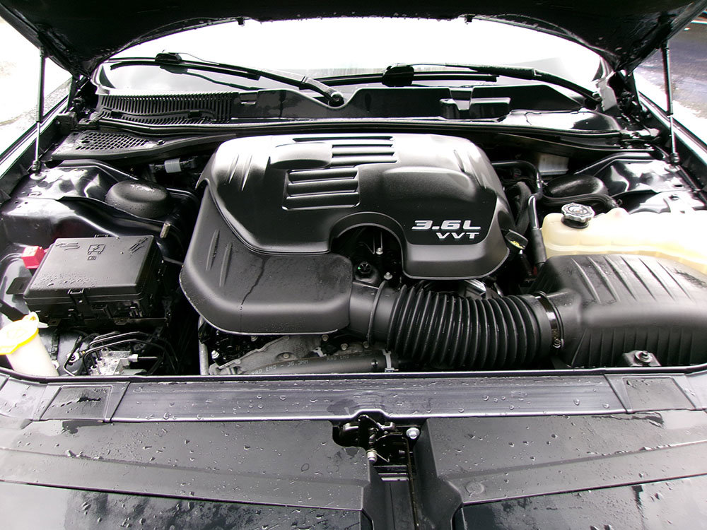 Used 2019 Dodge Challenger SXT image 10