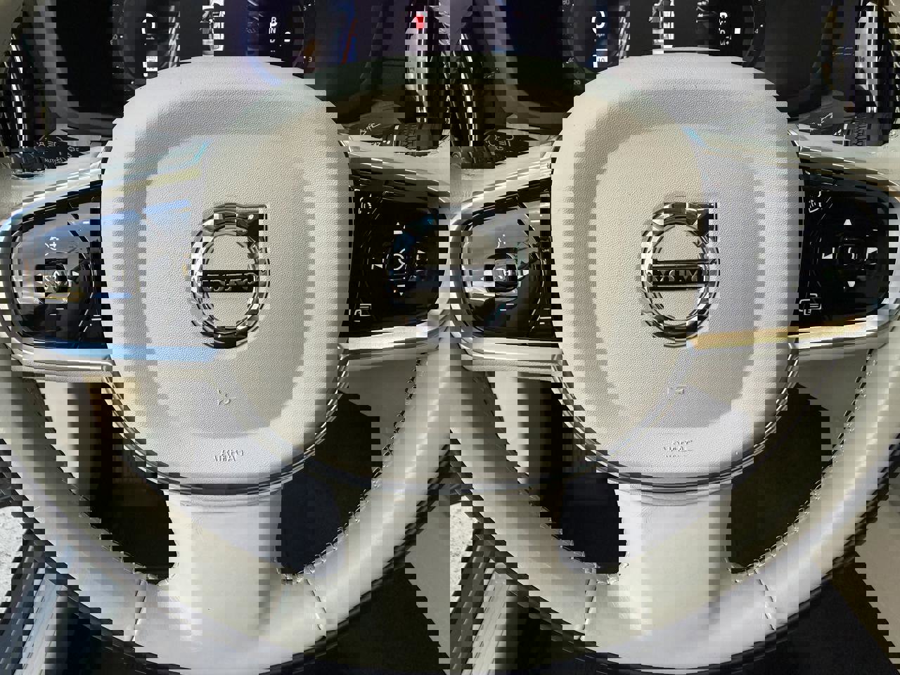 Used 2023 Volvo S60 B5 Ultimate w/ Climate Package image 18