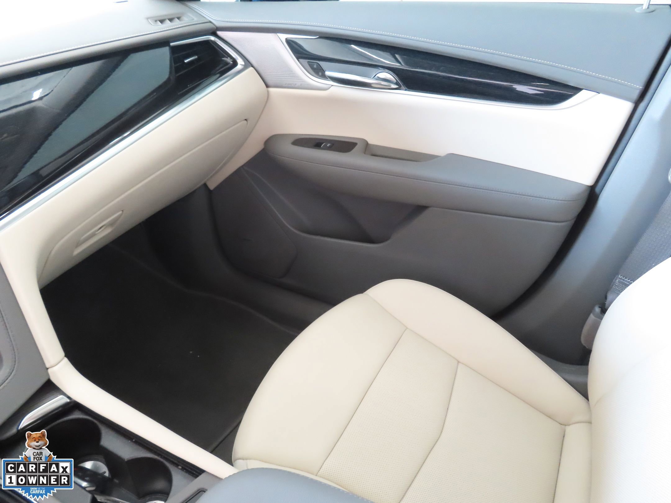 Used 2025 Cadillac XT6 Premium Luxury w/ Technology Package FWD image 20
