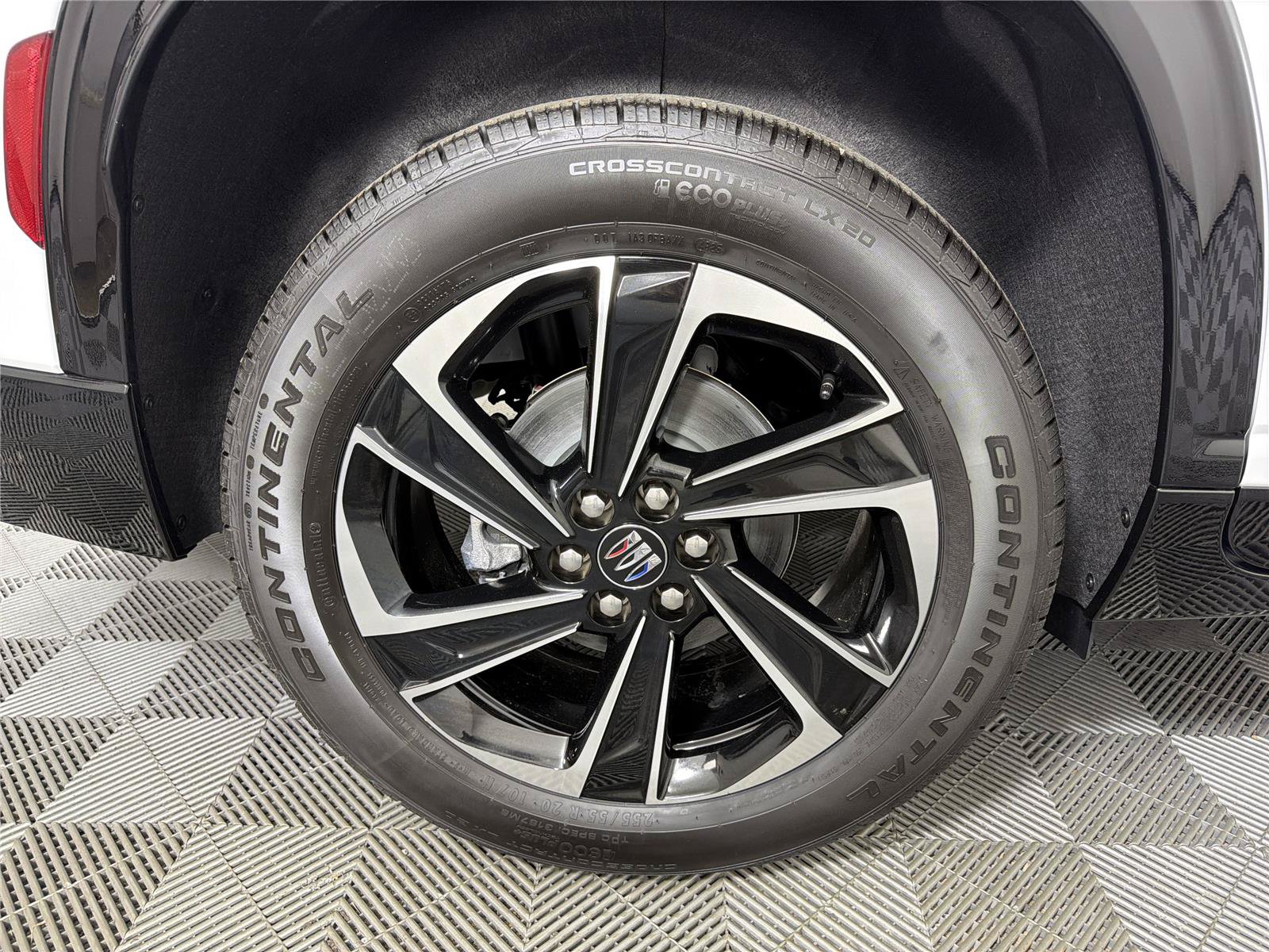 New 2026 Buick Enclave Sport Touring w/ Power Package FWD image 17