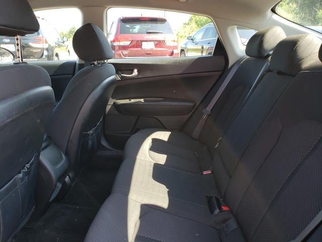 Used 2018 Kia Optima LX w/ 17" Alloy Wheels Package FWD image 12