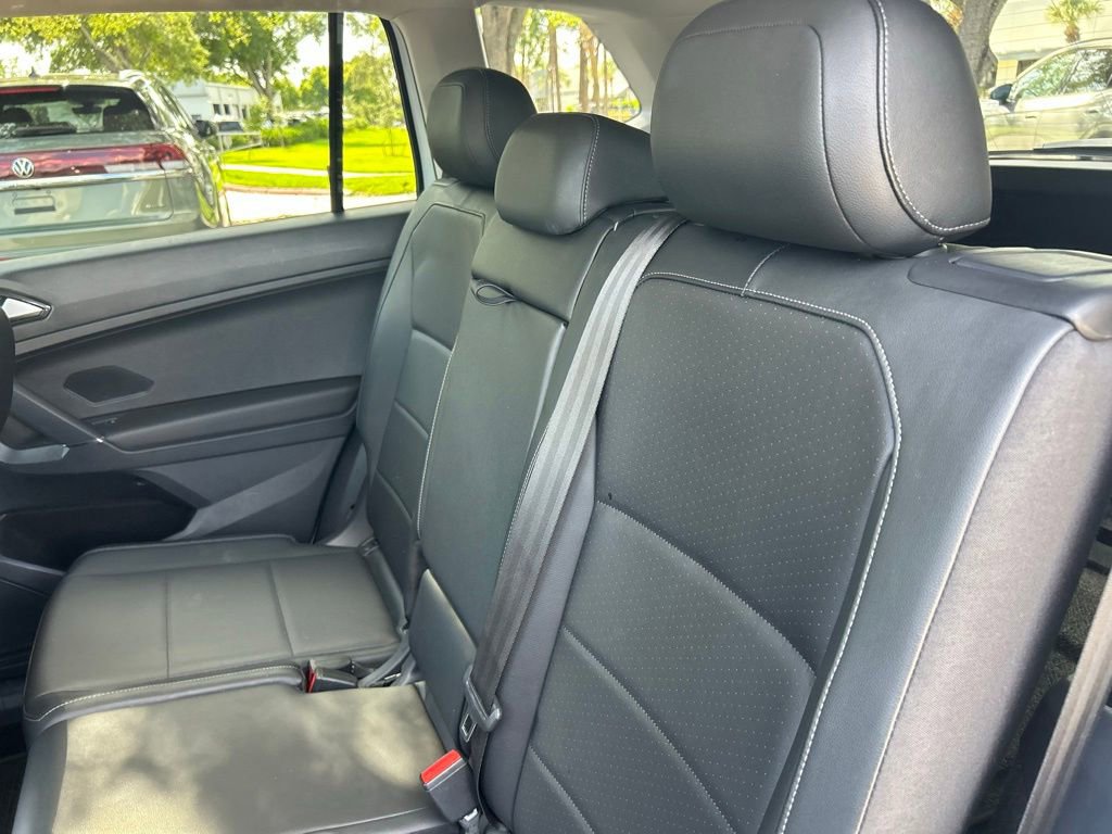 Used 2018 Volkswagen Tiguan SEL w/ 3rd Row Seat Package AWD/4WD image 55