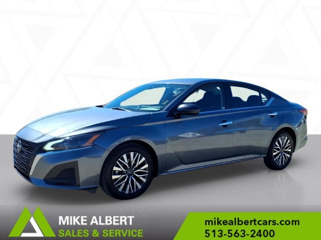 Used 2024 Nissan Altima 2.5 SV FWD image 3