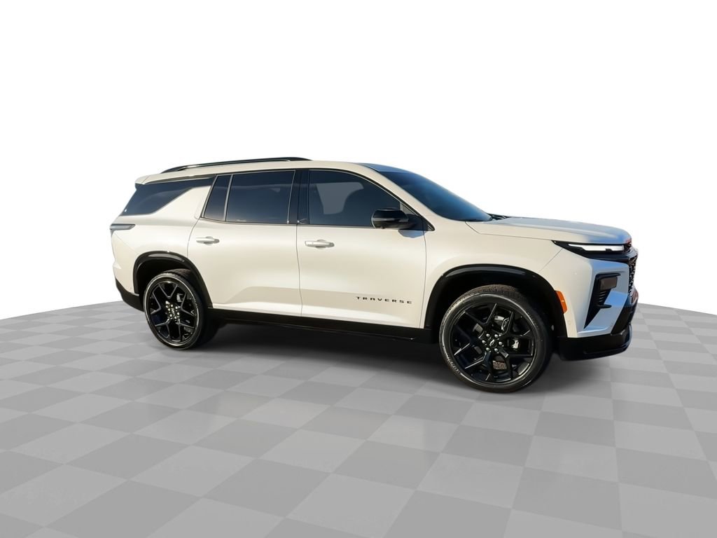 Certified 2025 Chevrolet Traverse RS w/ LPO, Floor Liner Package image 3