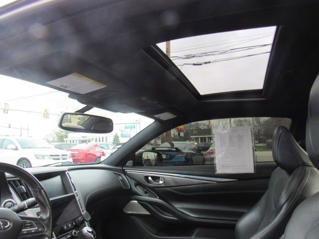 Used 2018 INFINITI Q60 3.0t Luxe w/ Sensory Package 3.0T Luxe image 11