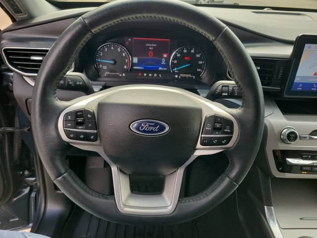 Used 2023 Ford Explorer XLT w/ Equipment Group 202A AWD/4WD image 17
