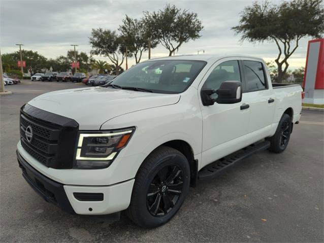 Certified 2023 Nissan Titan SV w/ SV Convenience Package image 10