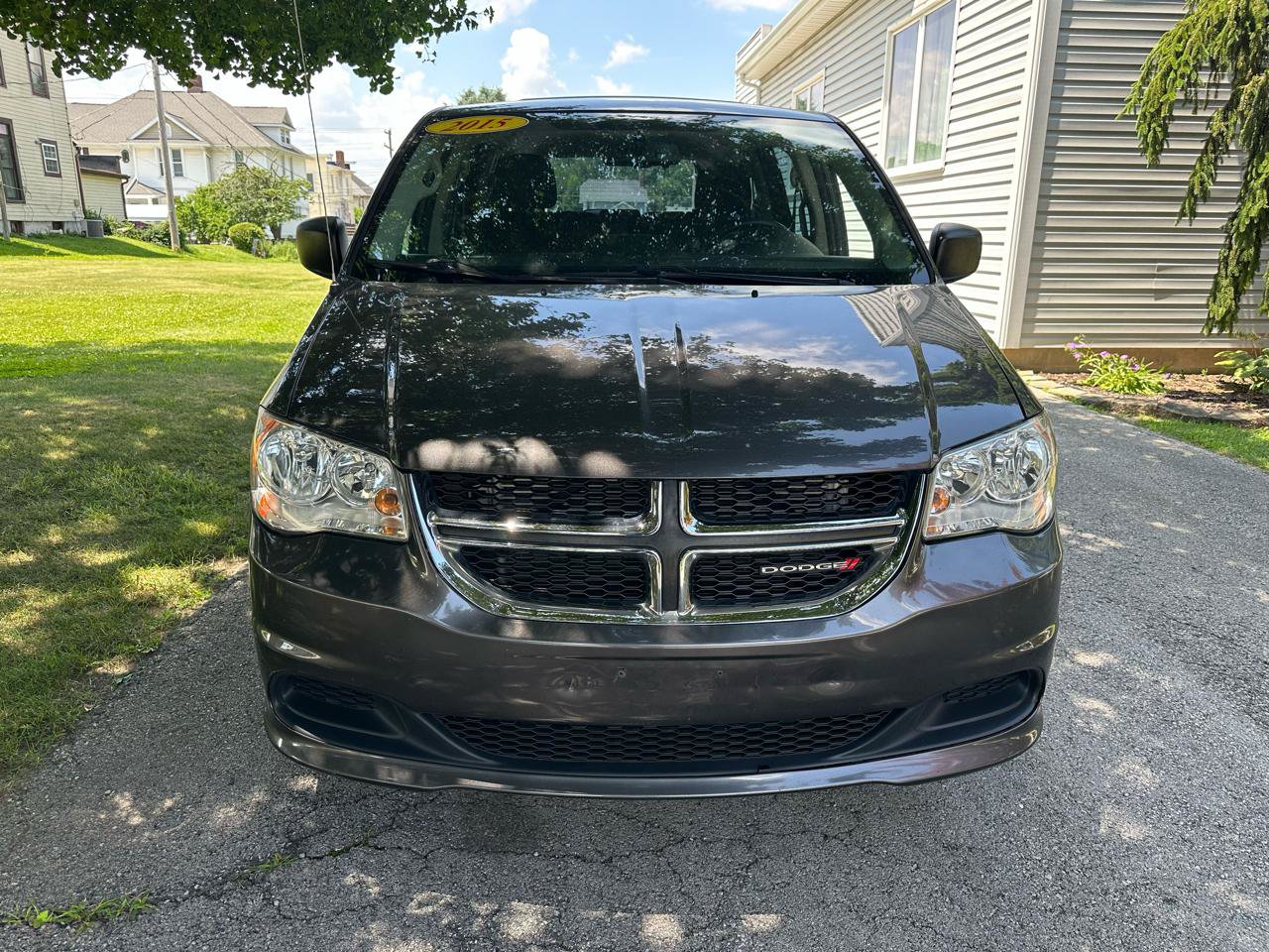 Used 2015 Dodge Grand Caravan American Value Package w/ UConnect Hands-Free Group FWD image 2