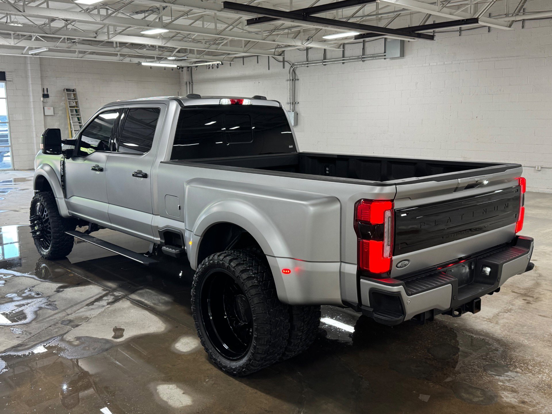 Used 2024 Ford F450 Platinum w/ Camper Package image 53