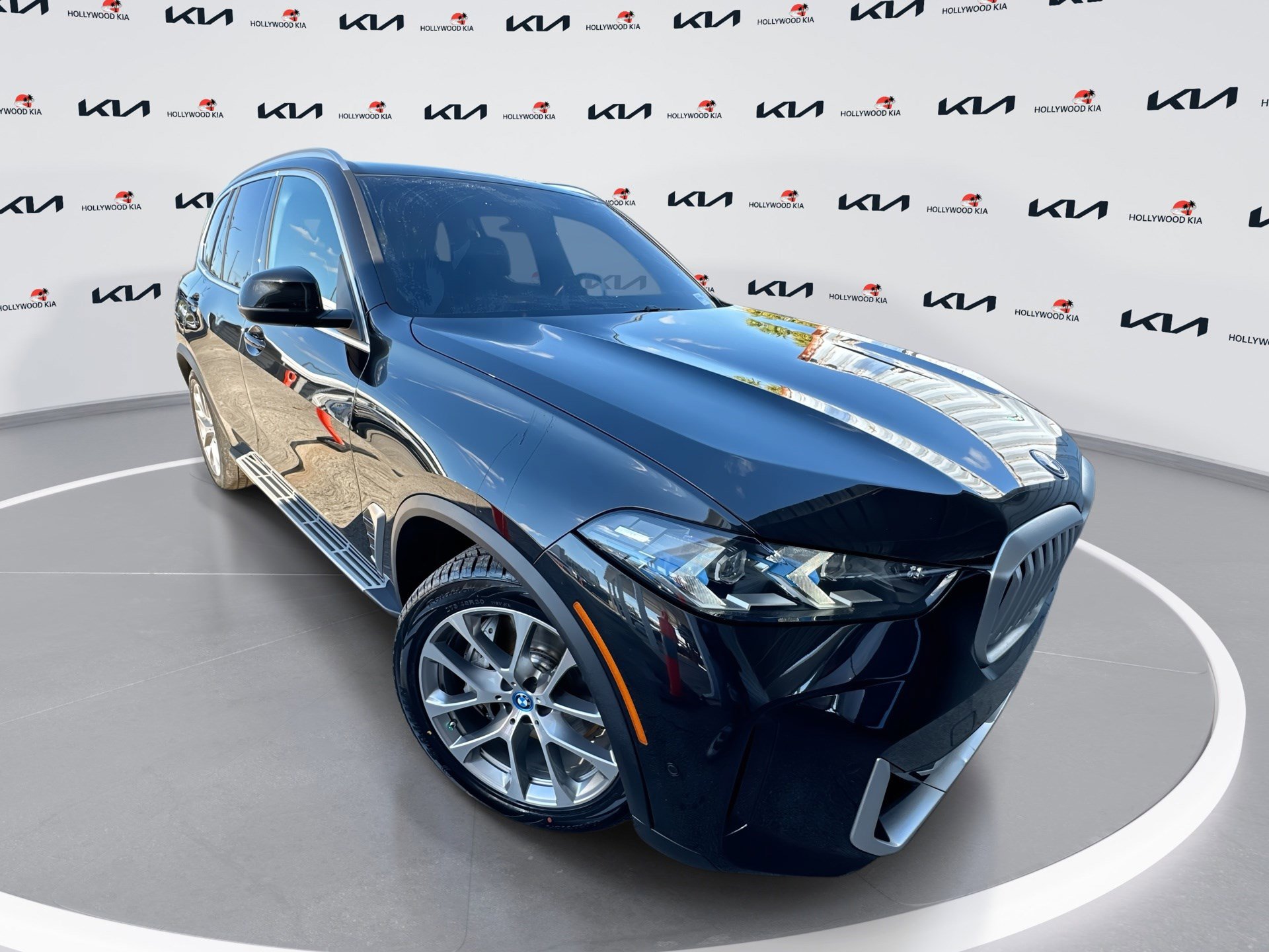 Used 2024 BMW X5 xDrive50e image 1