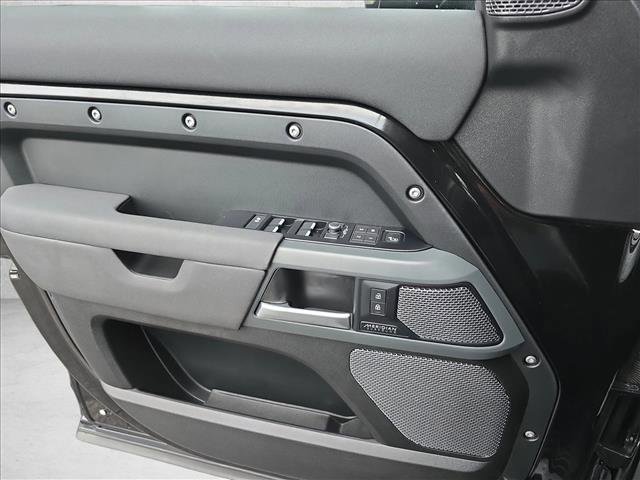 Certified 2022 Land Rover Defender 110 X-Dynamic SE image 28
