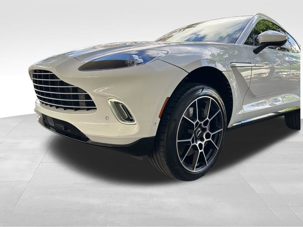Used 2021 Aston Martin DBX image 16