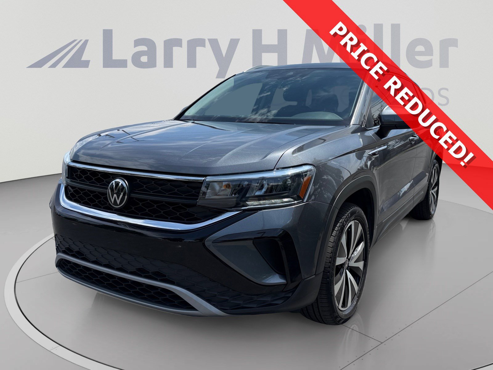 Used 2023 Volkswagen Taos SE AWD/4WD image 1